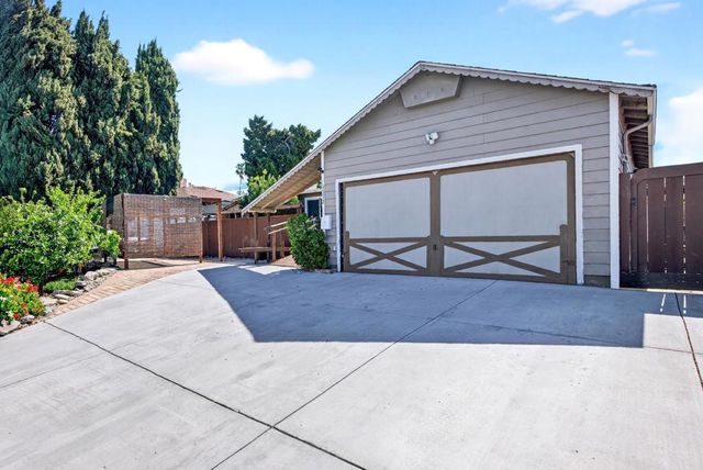 1572 Amesbury Way, San Jose, CA 95127