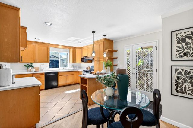 1572 Amesbury Way, San Jose, CA 95127