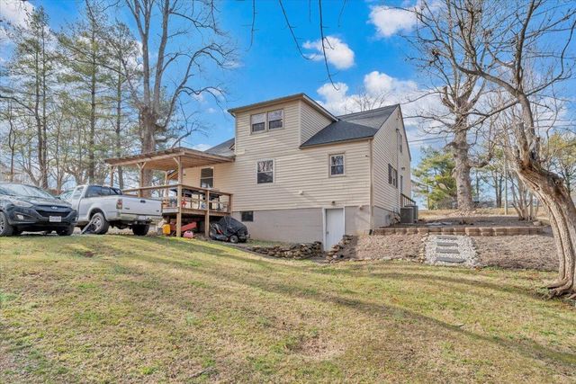 5195 Franklin ST, Rocky Mount, VA 24151