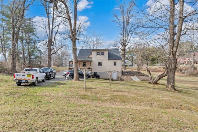 5195 Franklin ST, Rocky Mount, VA 24151