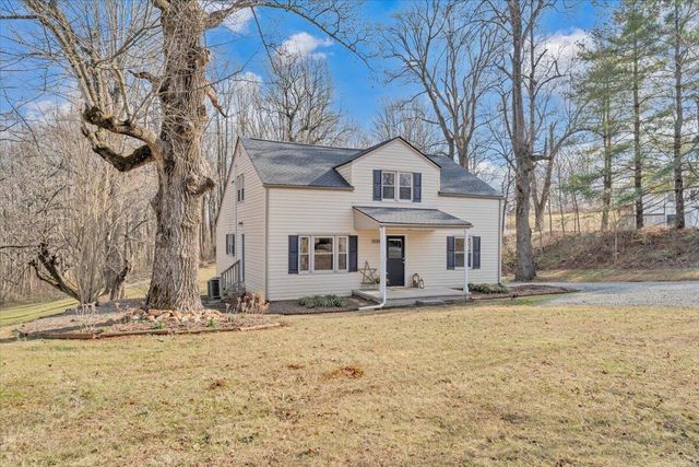 5195 Franklin ST, Rocky Mount, VA 24151