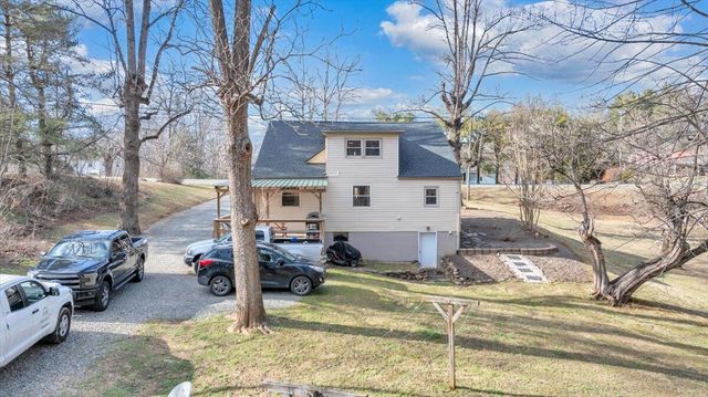 5195 Franklin ST, Rocky Mount, VA 24151