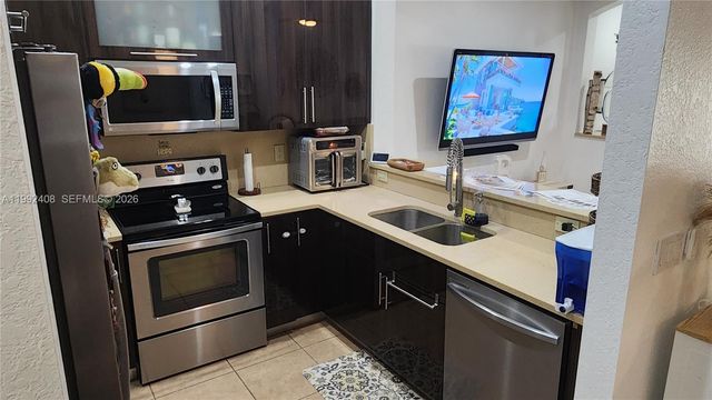 2607 SW 99th Way, Miramar, FL 33025