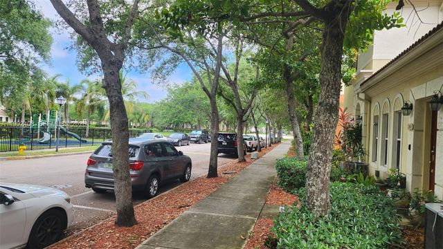 2607 SW 99th Way, Miramar, FL 33025