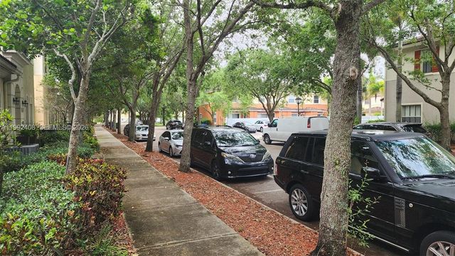 2607 SW 99th Way, Miramar, FL 33025