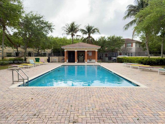 2607 SW 99th Way, Miramar, FL 33025