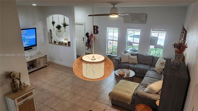 2607 SW 99th Way, Miramar, FL 33025