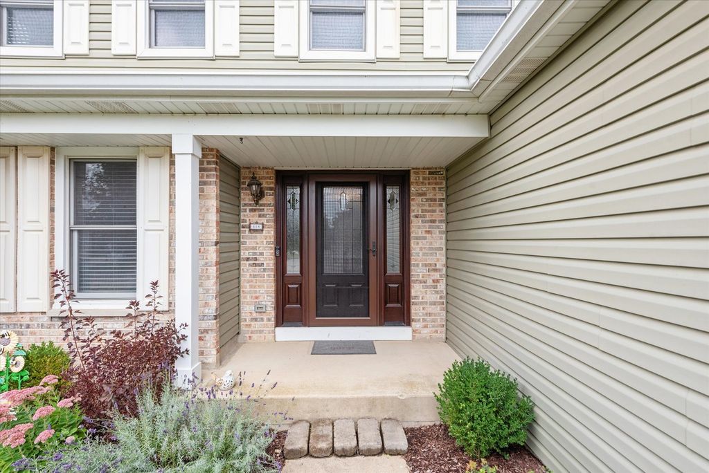 608 Wainsford Drive, Hoffman Estates, IL 60169 — photo 3