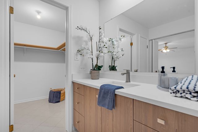 9240 Gross Point Road 410, Skokie, IL 60077