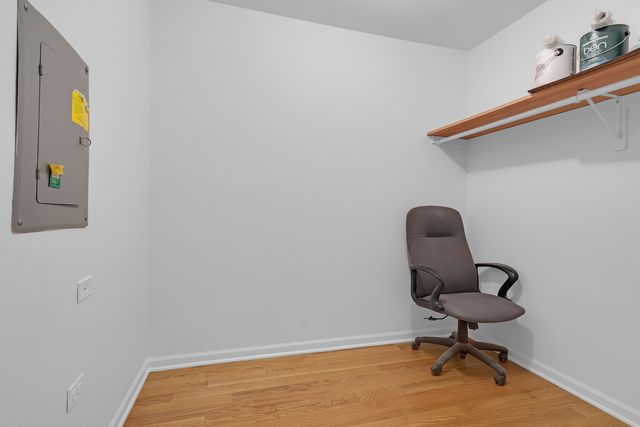 9240 Gross Point Road 410, Skokie, IL 60077