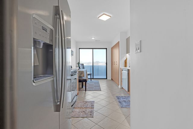 9240 Gross Point Road 410, Skokie, IL 60077