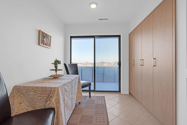 9240 Gross Point Road 410, Skokie, IL 60077