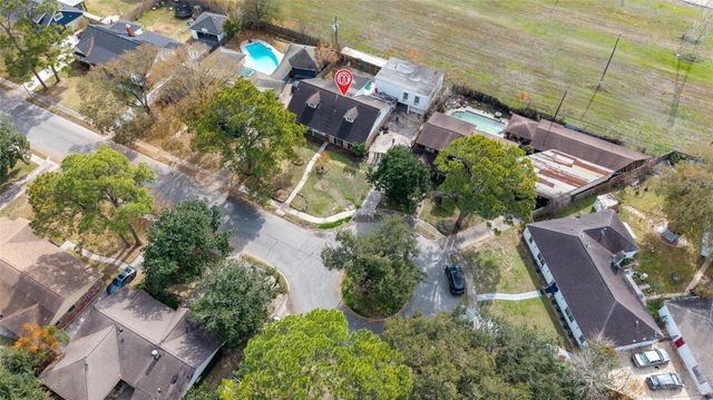 7919 Twin Hills Drive, Houston, TX 77071