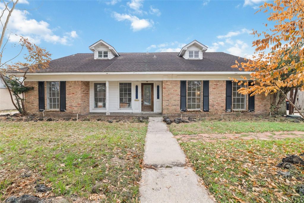 7919 Twin Hills Drive, Houston, TX 77071