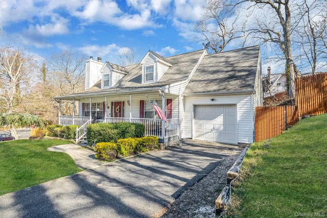 36 Aloma Road, Rocky Point, NY 11778