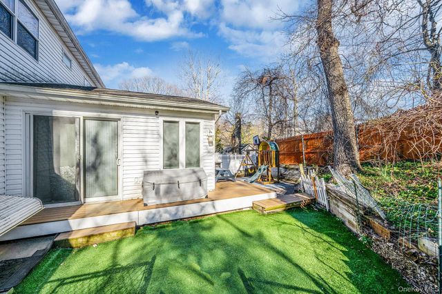 36 Aloma Road, Rocky Point, NY 11778