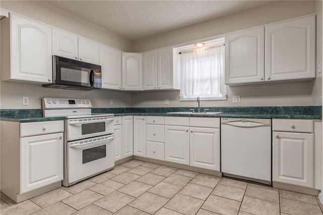 9 Shirley Lane, Edmond, OK 73003