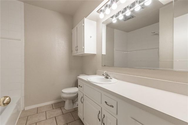 9 Shirley Lane, Edmond, OK 73003