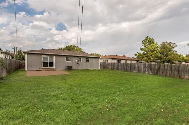 9 Shirley Lane, Edmond, OK 73003