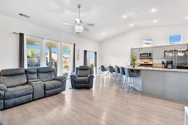 1228 Monterey Avenue, Madera, CA 93637