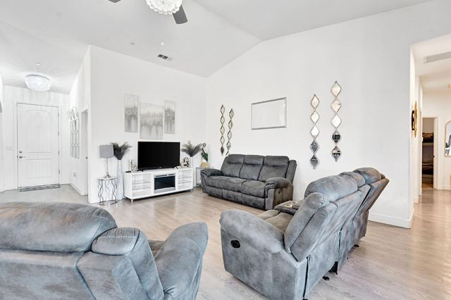 1228 Monterey Avenue, Madera, CA 93637