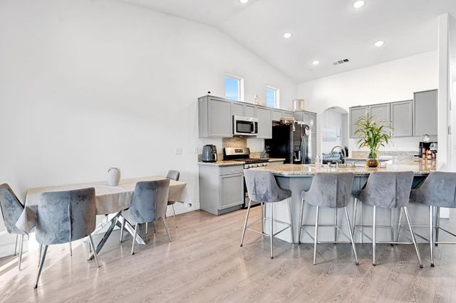 1228 Monterey Avenue, Madera, CA 93637