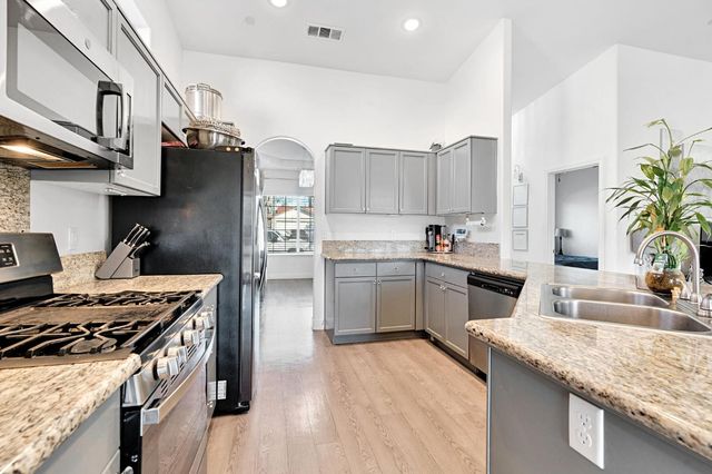 1228 Monterey Avenue, Madera, CA 93637