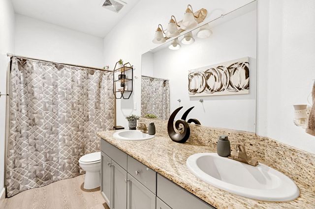 1228 Monterey Avenue, Madera, CA 93637