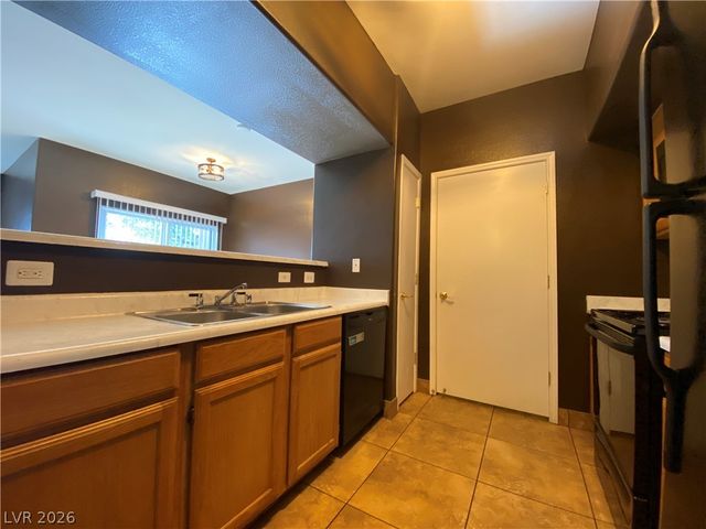 7255 West Sunset Road 1015, Las Vegas, NV 89113