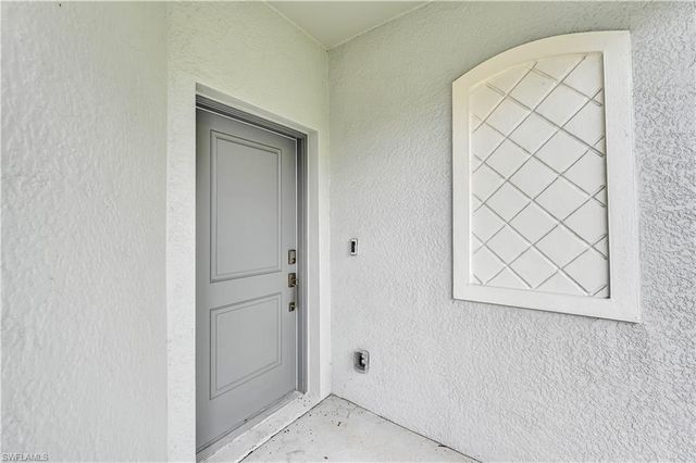 20545 Hazelnut CT S, Lehigh Acres, FL 33936
