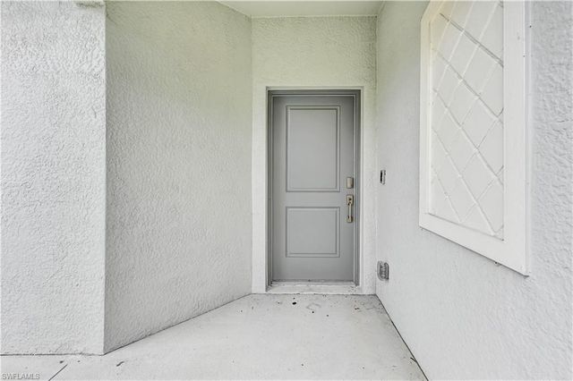 20545 Hazelnut CT S, Lehigh Acres, FL 33936
