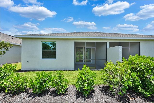 20545 Hazelnut CT S, Lehigh Acres, FL 33936