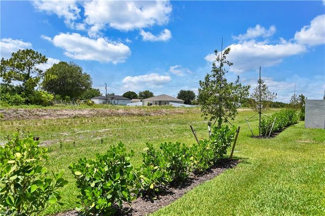 20545 Hazelnut CT S, Lehigh Acres, FL 33936