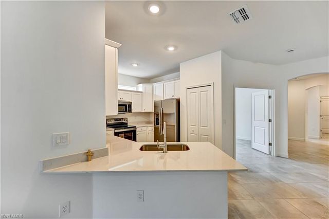 20545 Hazelnut CT S, Lehigh Acres, FL 33936