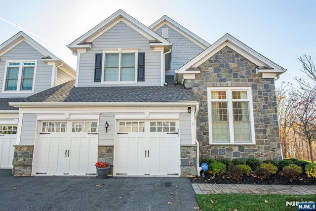 37 Spring Wolf Trail, Franklin Lakes, NJ 07417