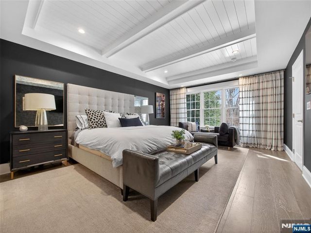 37 Spring Wolf Trail, Franklin Lakes, NJ 07417