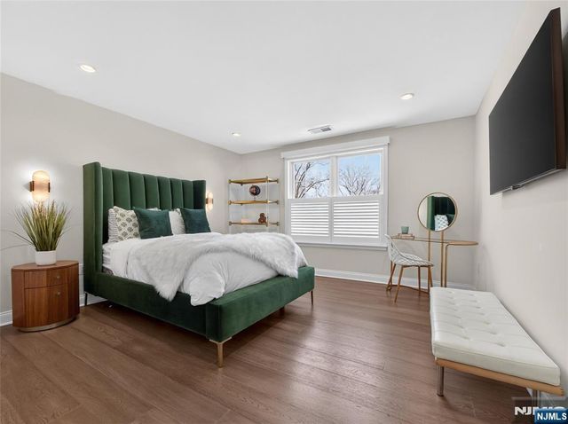 37 Spring Wolf Trail, Franklin Lakes, NJ 07417