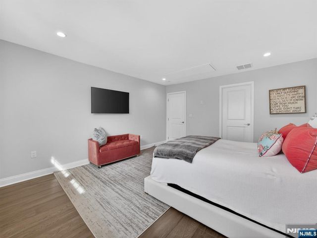 37 Spring Wolf Trail, Franklin Lakes, NJ 07417