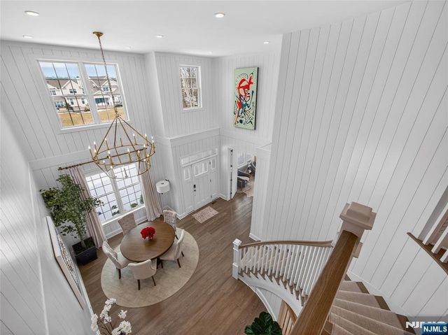 37 Spring Wolf Trail, Franklin Lakes, NJ 07417