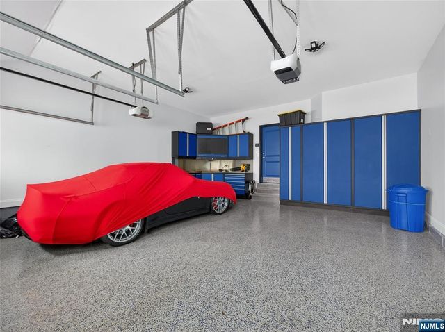 37 Spring Wolf Trail, Franklin Lakes, NJ 07417