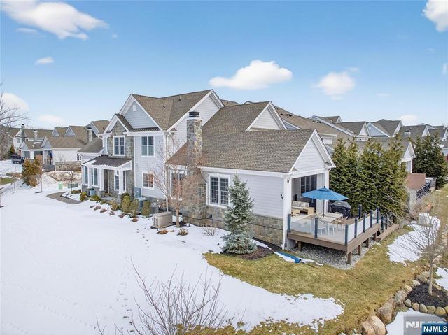 37 Spring Wolf Trail, Franklin Lakes, NJ 07417