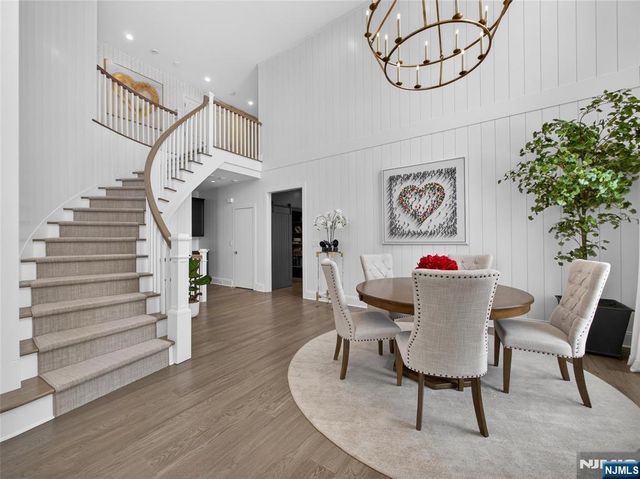 37 Spring Wolf Trail, Franklin Lakes, NJ 07417