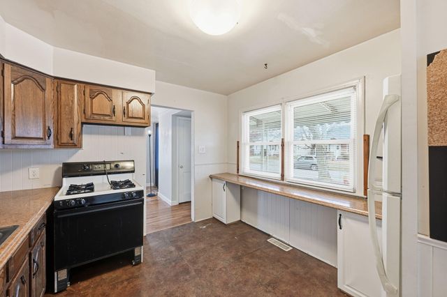 2194 Leblanc Street, Lincoln Park, MI 48146