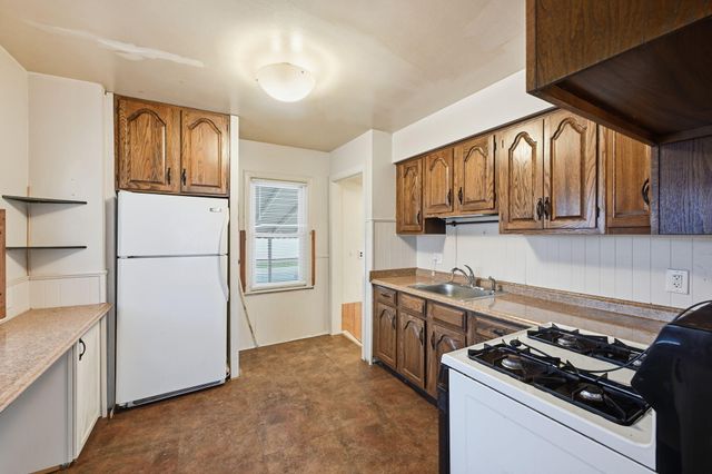 2194 Leblanc Street, Lincoln Park, MI 48146