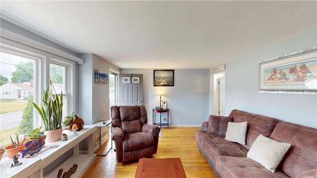 27 amherst Road, Warwick, RI 02889