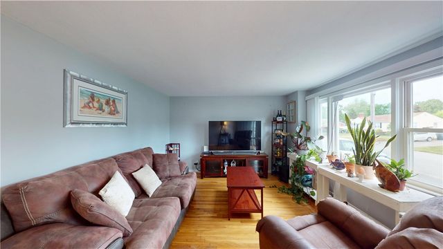 27 amherst Road, Warwick, RI 02889