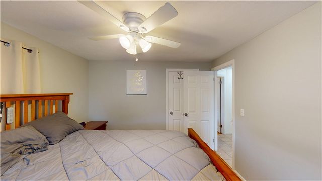 27 amherst Road, Warwick, RI 02889