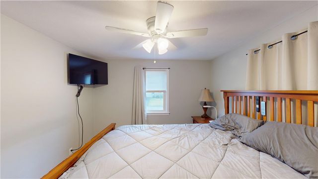 27 amherst Road, Warwick, RI 02889