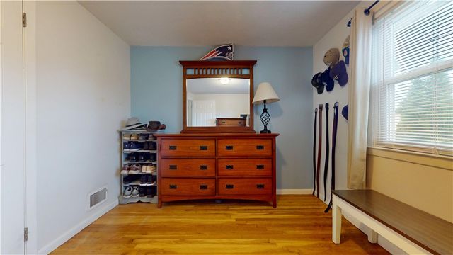 27 amherst Road, Warwick, RI 02889