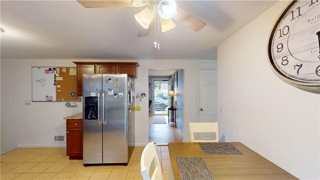 27 amherst Road, Warwick, RI 02889